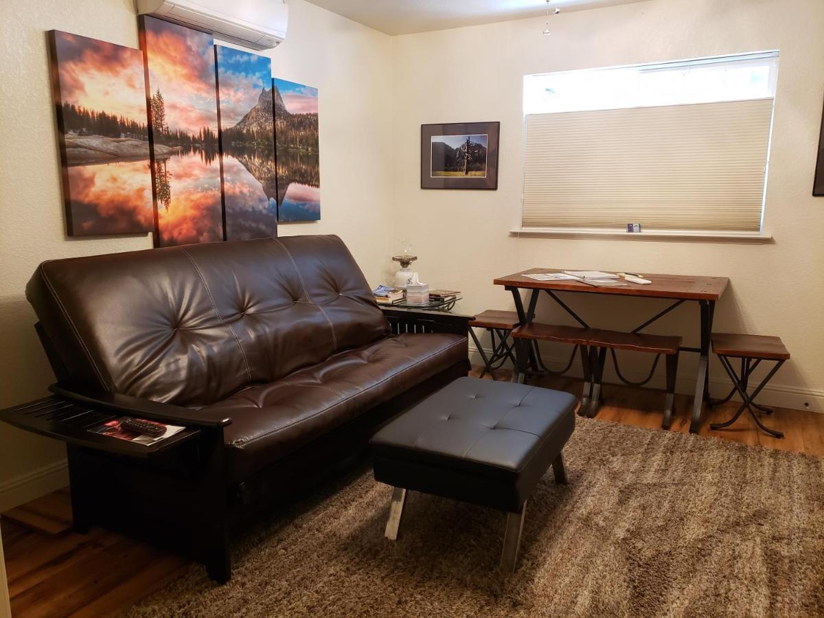 Yosemite Foothill Retreat Hotel โคสต์โกลด์ ภายนอก รูปภาพ