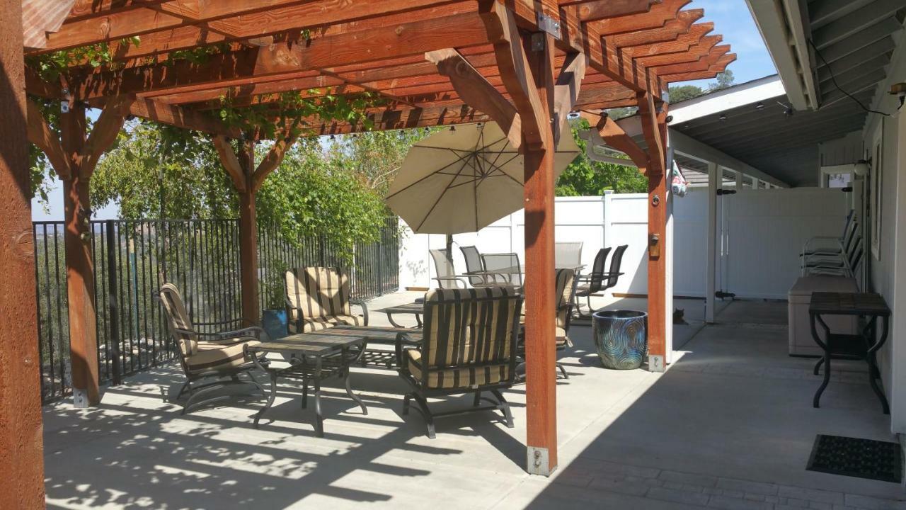 Yosemite Foothill Retreat Hotel โคสต์โกลด์ ภายนอก รูปภาพ