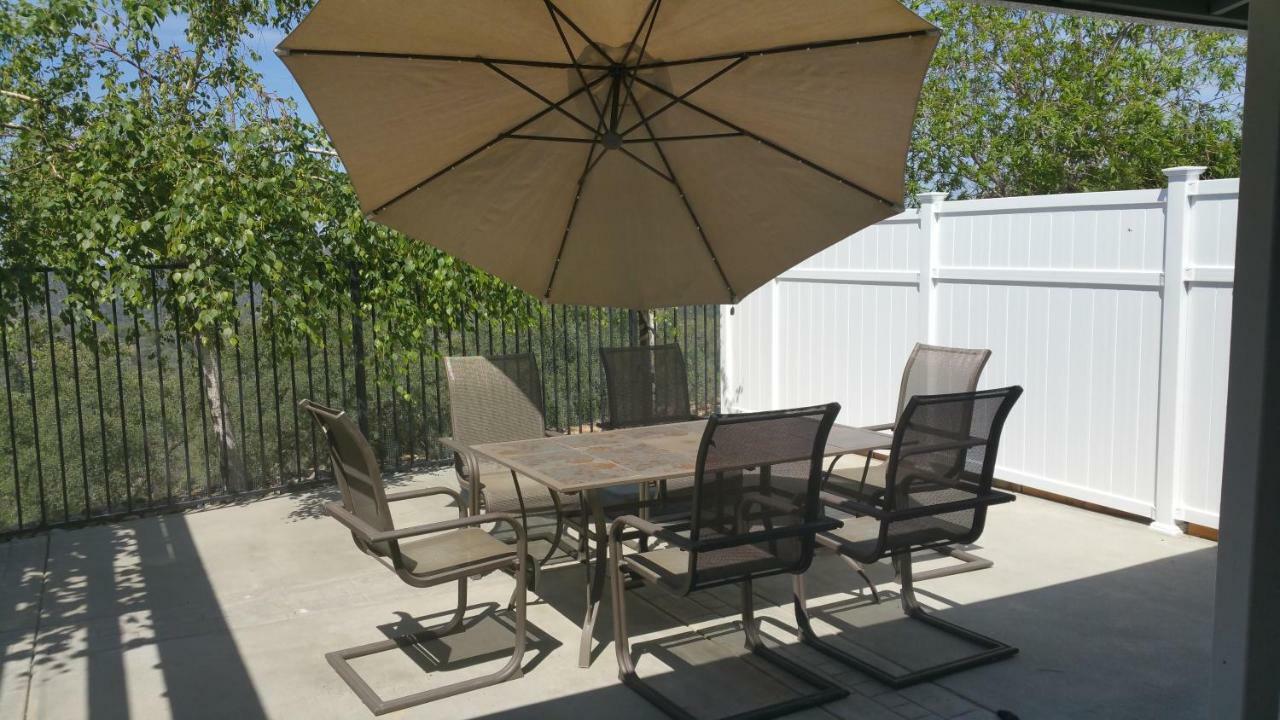 Yosemite Foothill Retreat Hotel โคสต์โกลด์ ภายนอก รูปภาพ