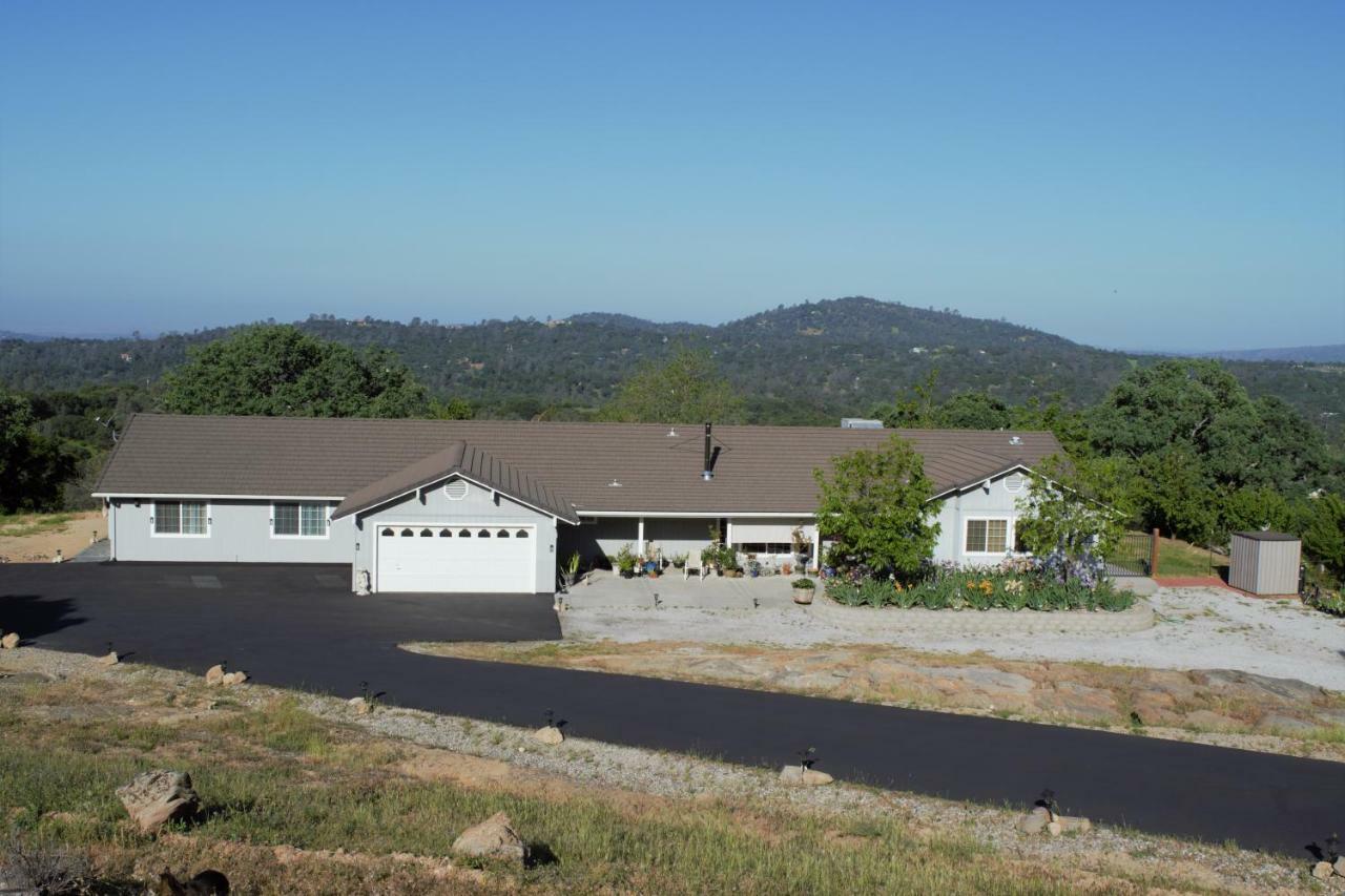 Yosemite Foothill Retreat Hotel โคสต์โกลด์ ภายนอก รูปภาพ